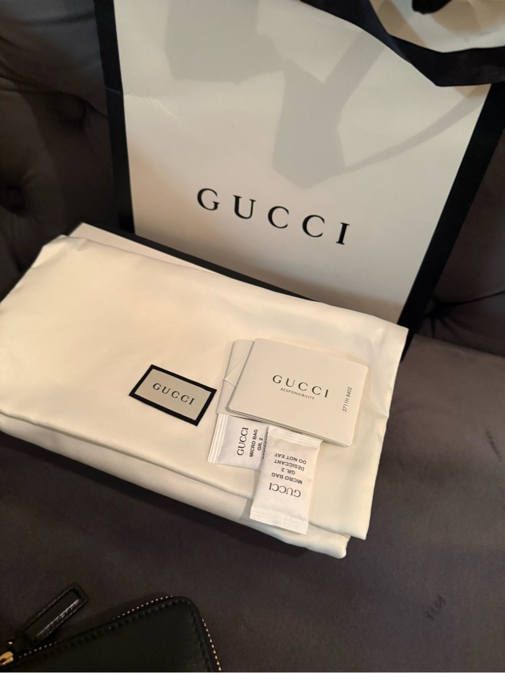 🔥NIB GUCCI Plutone Calfskin Logo Zip Around Wallet full inclusion🔥 - Picture 16 of 17
